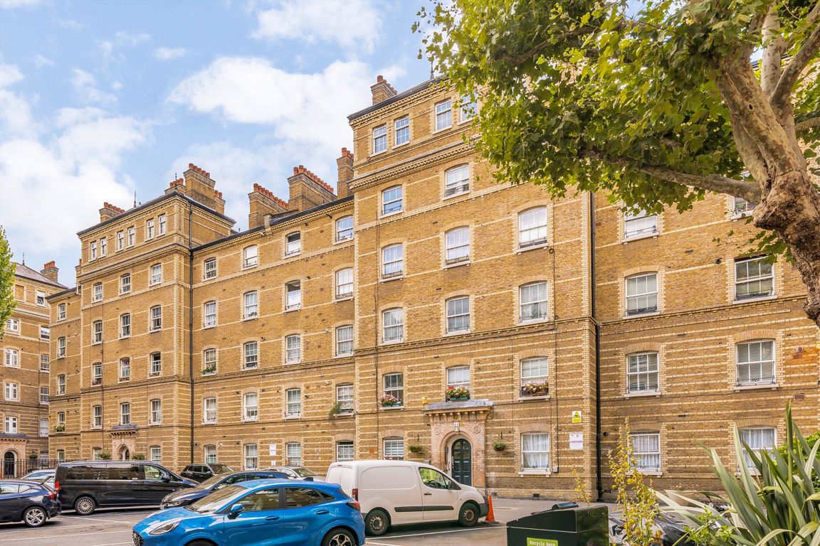 2-bed flat on Flat 14 Block H, Peabody Buildings, Herbrand Street, London, £3,500/mo
