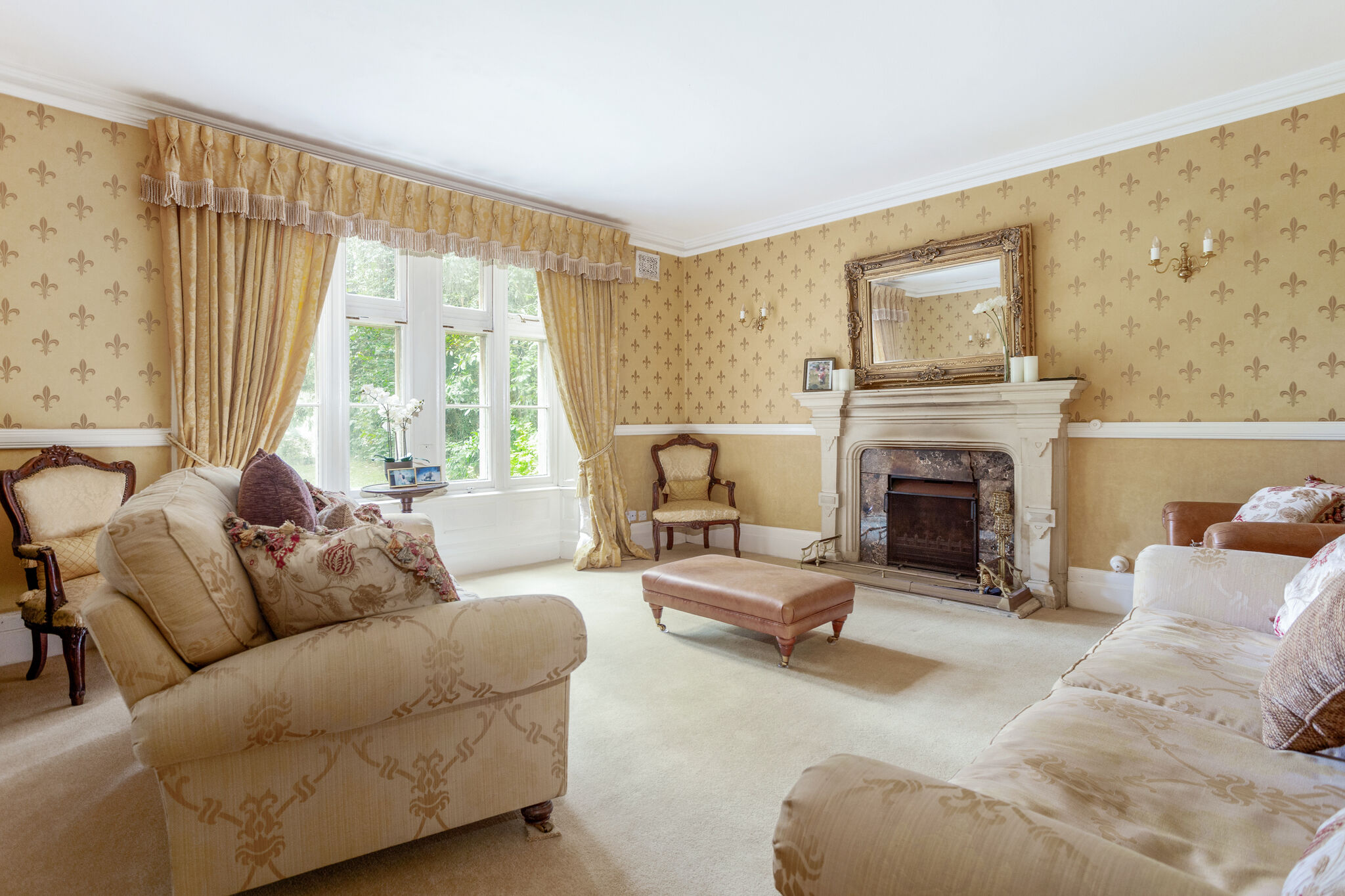 8 bedroom detached house for sale 0