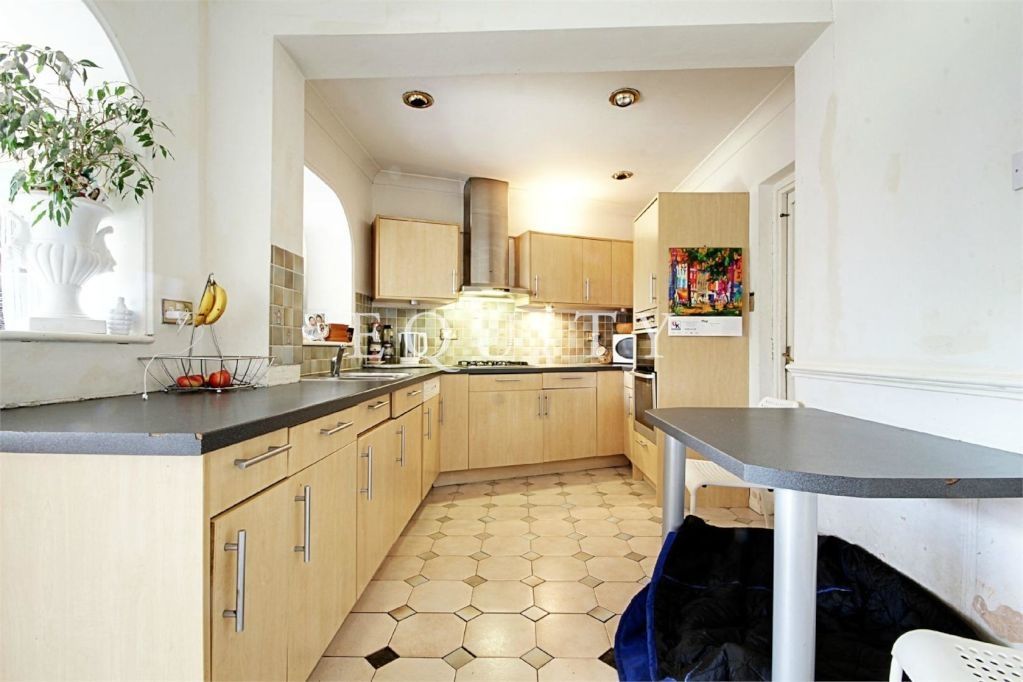 Free property report 11 Elmore Road, Enfield, EN3 5QA Chimnie