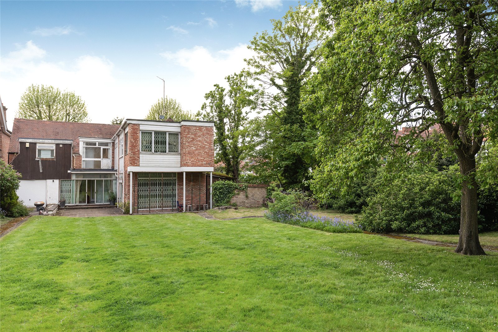 5 bedroom detached house for sale 0
