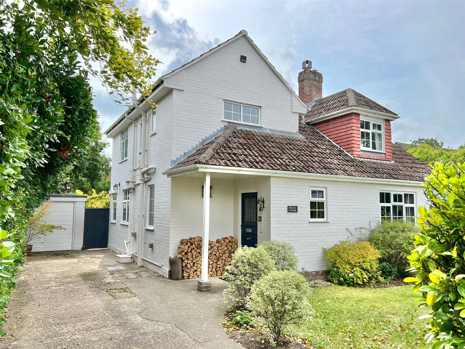 3 bedroom detached house for sale 0