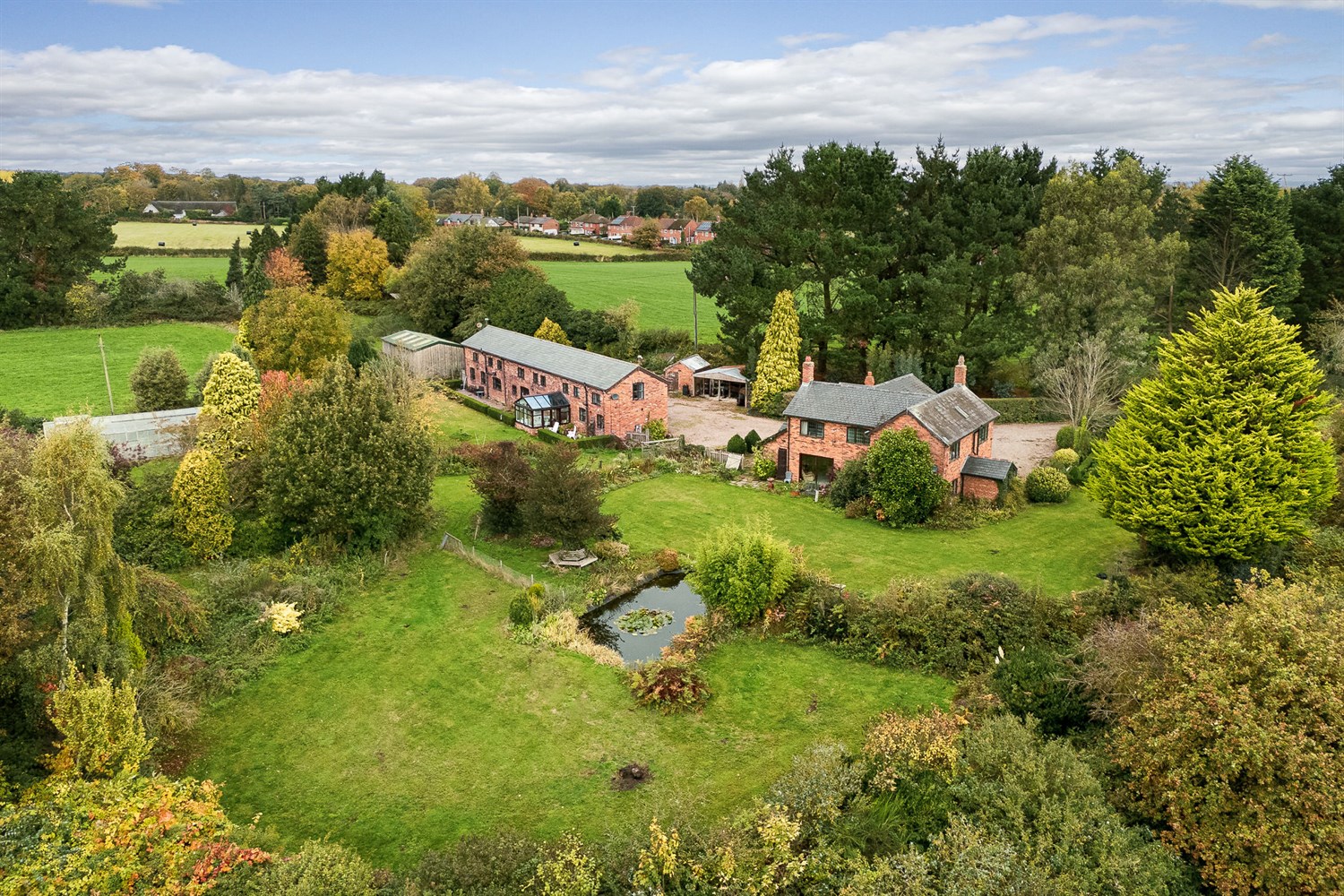 9 bedroom detached house for sale 0