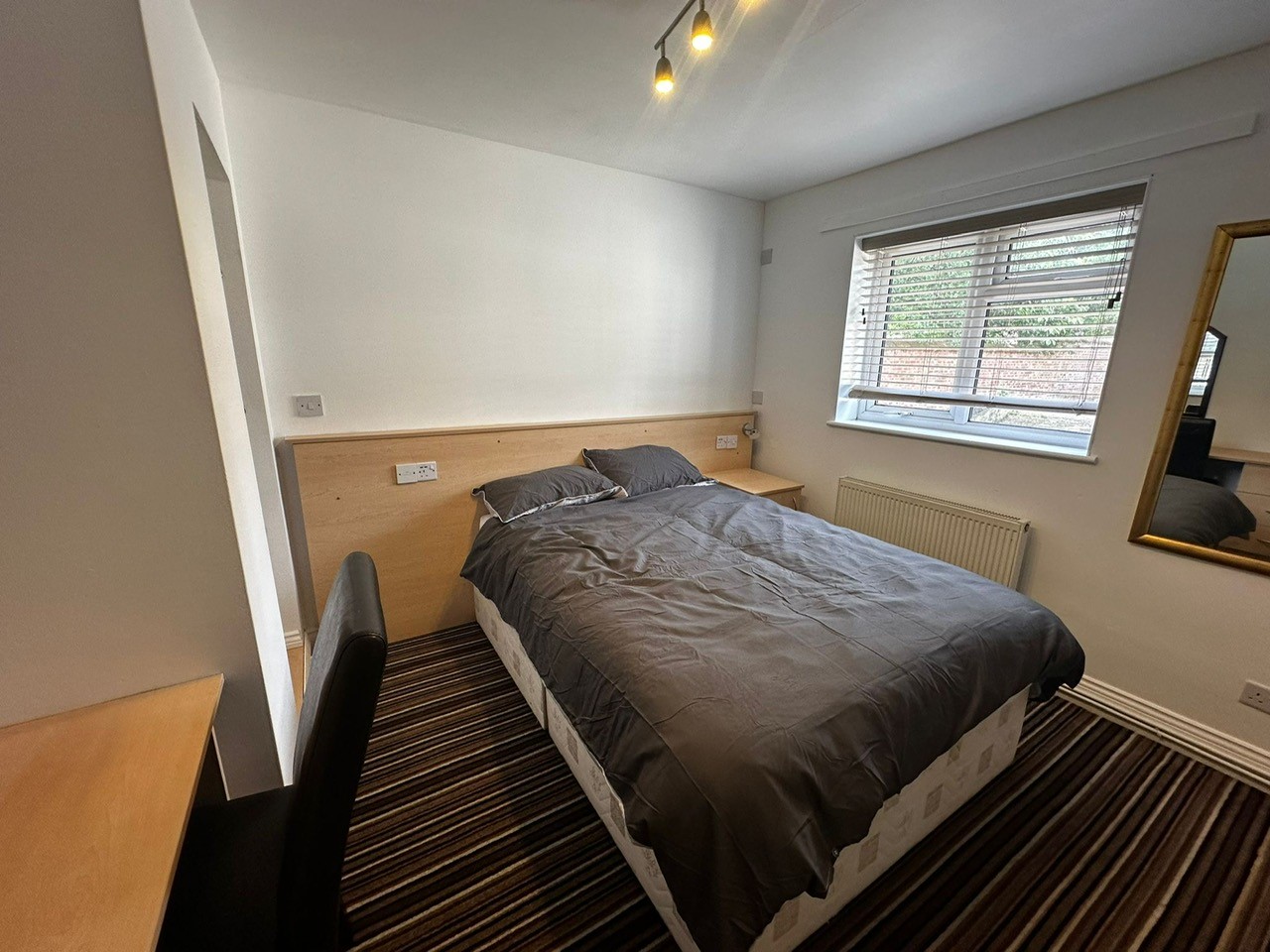 Room 12, Mansfield photo 5