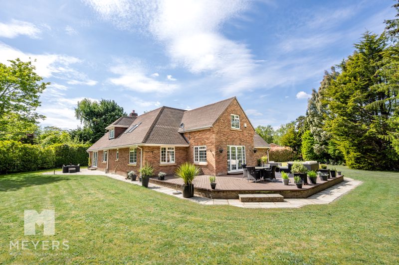 5 bedroom detached house for sale 0