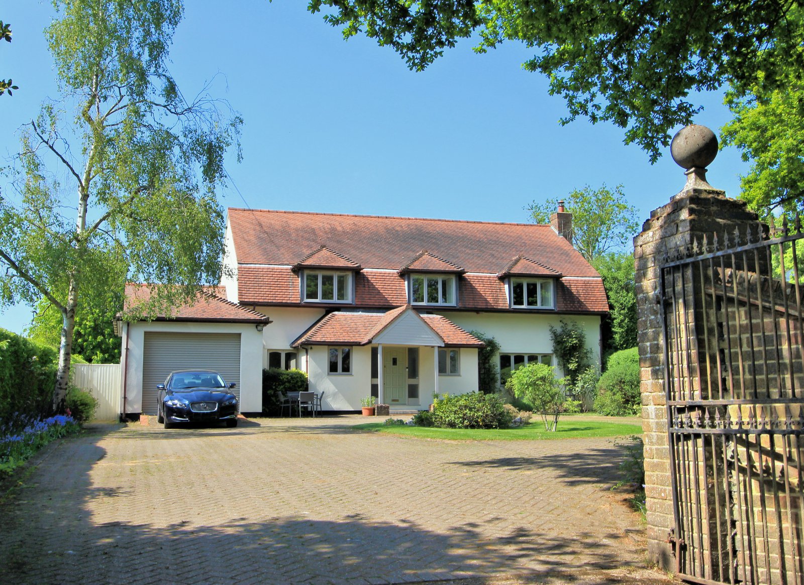 4 bedroom detached house for sale 0
