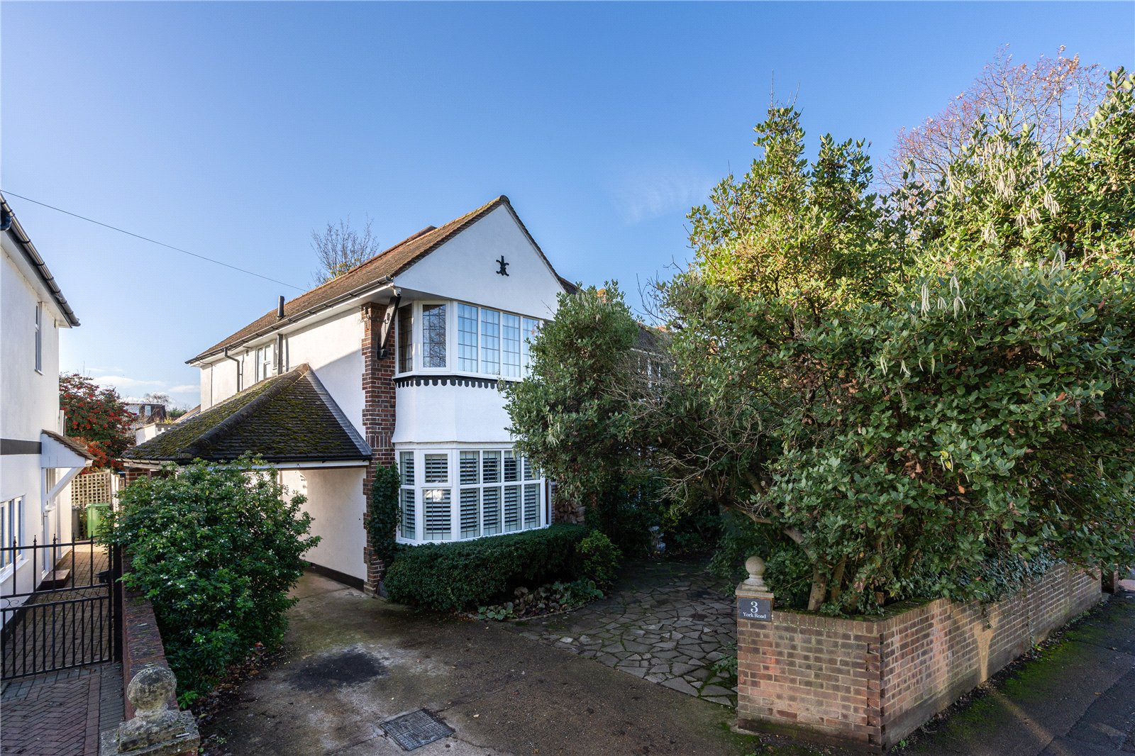 4 bedroom detached house for sale 0