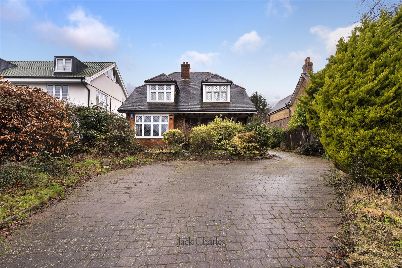 5 bedroom semi-detached house for sale