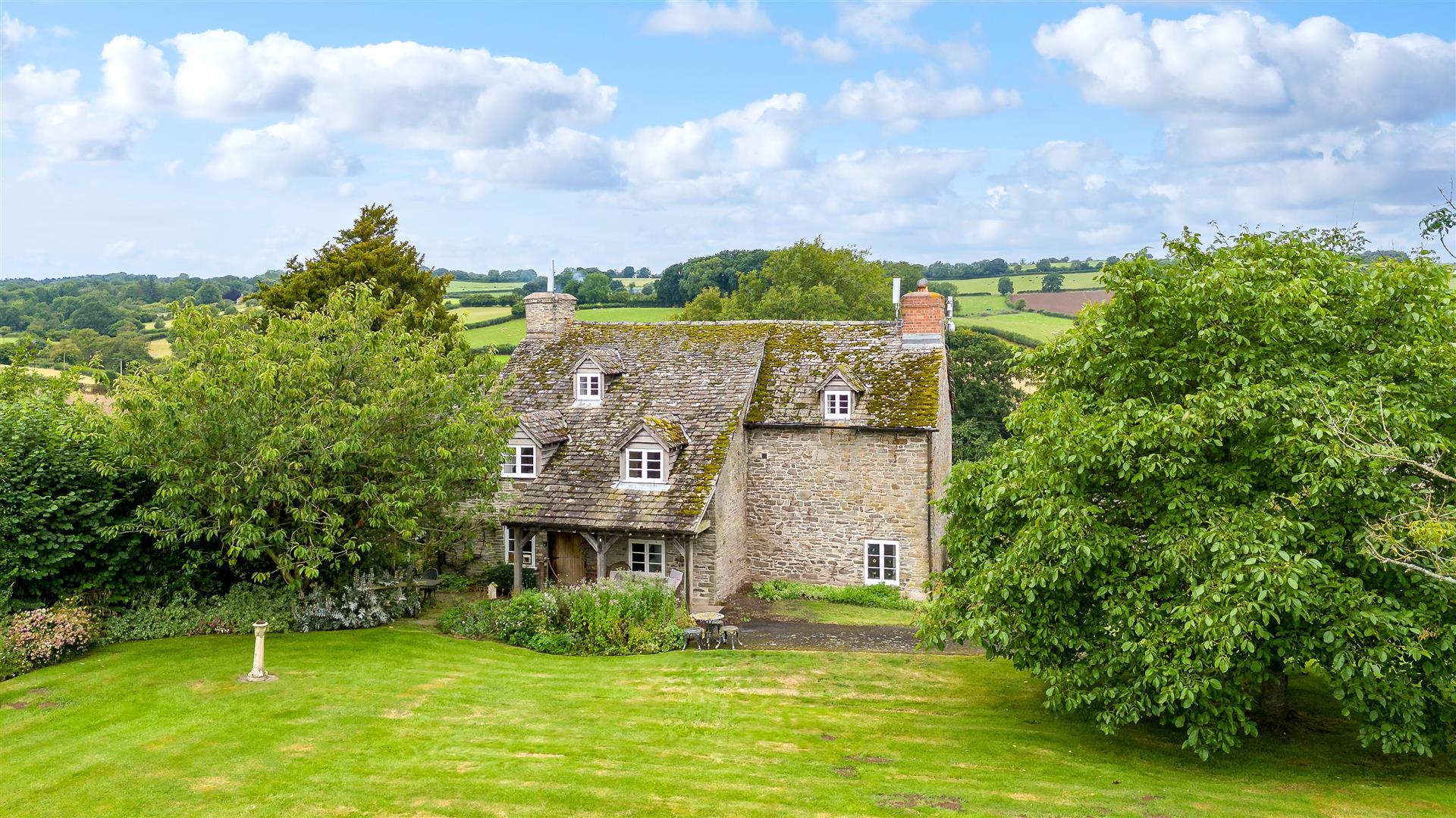 4 bedroom country house for sale 0