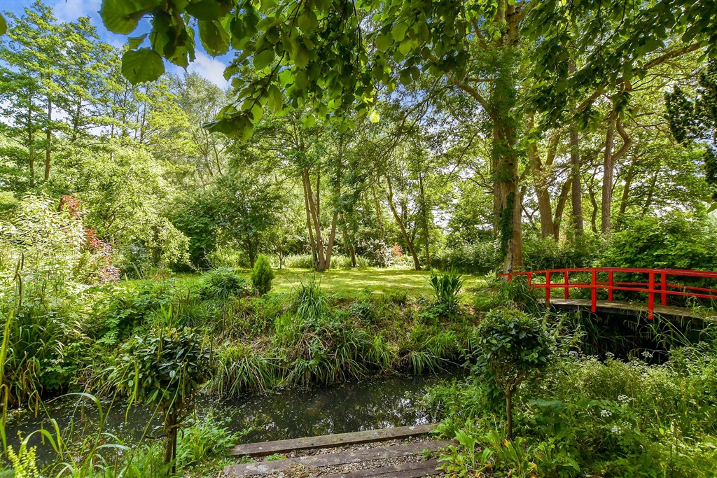 4 bedroom detached house for sale 0