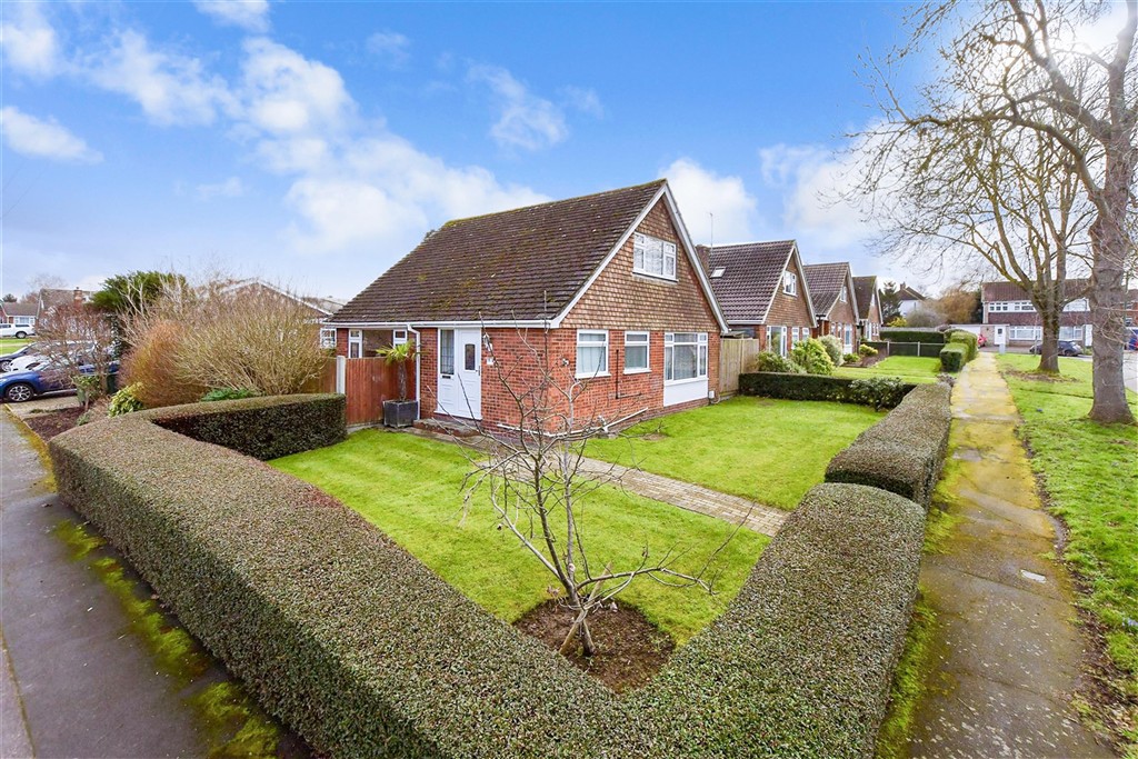 3-bed detached on Corrance Green, Maidstone, £297,500