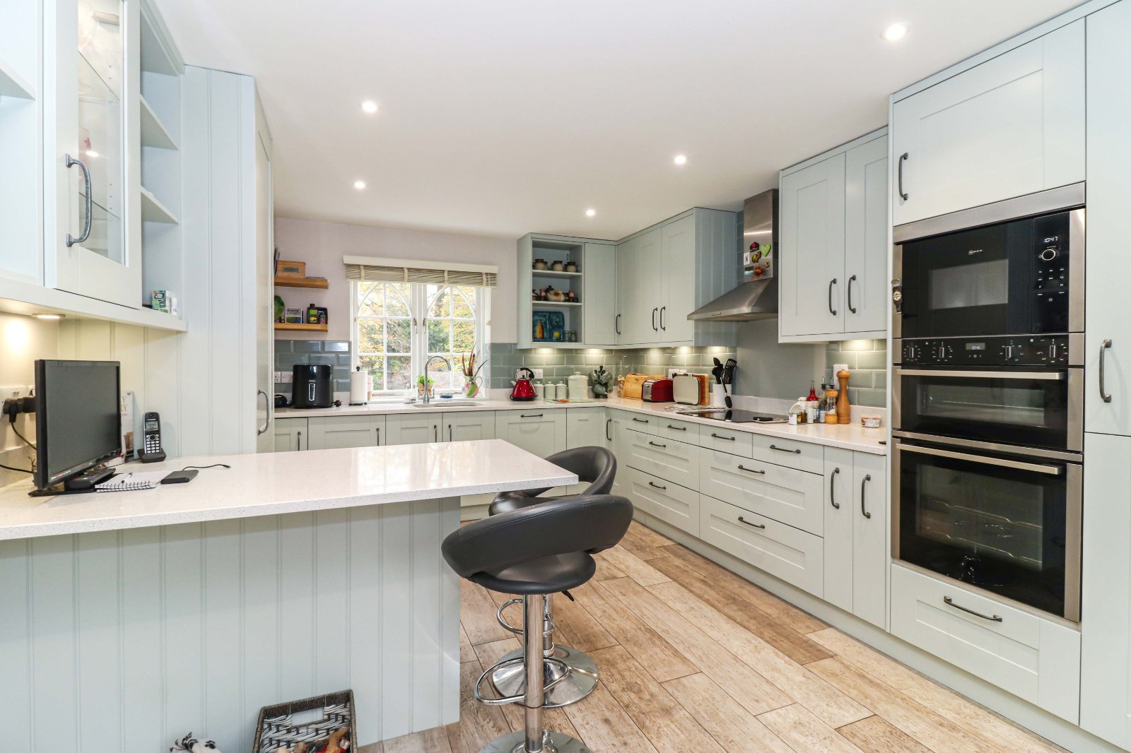 2 bedroom cottage for sale 0