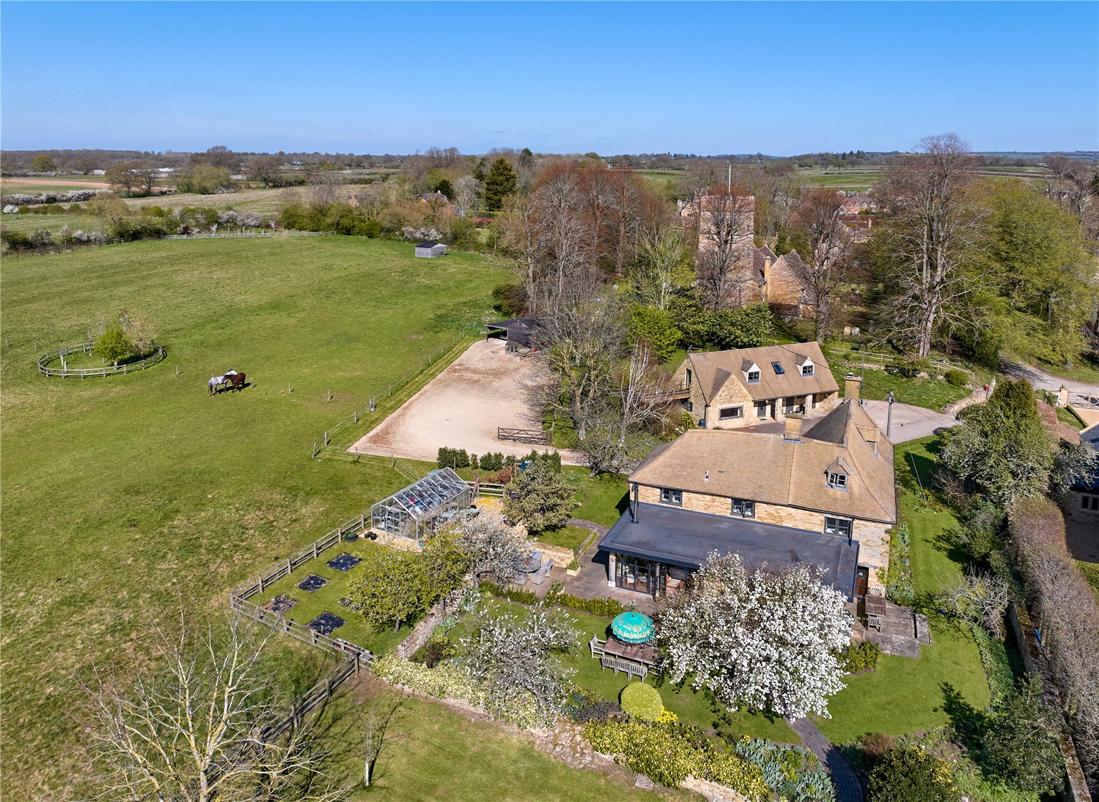 4 bedroom detached house for sale 0