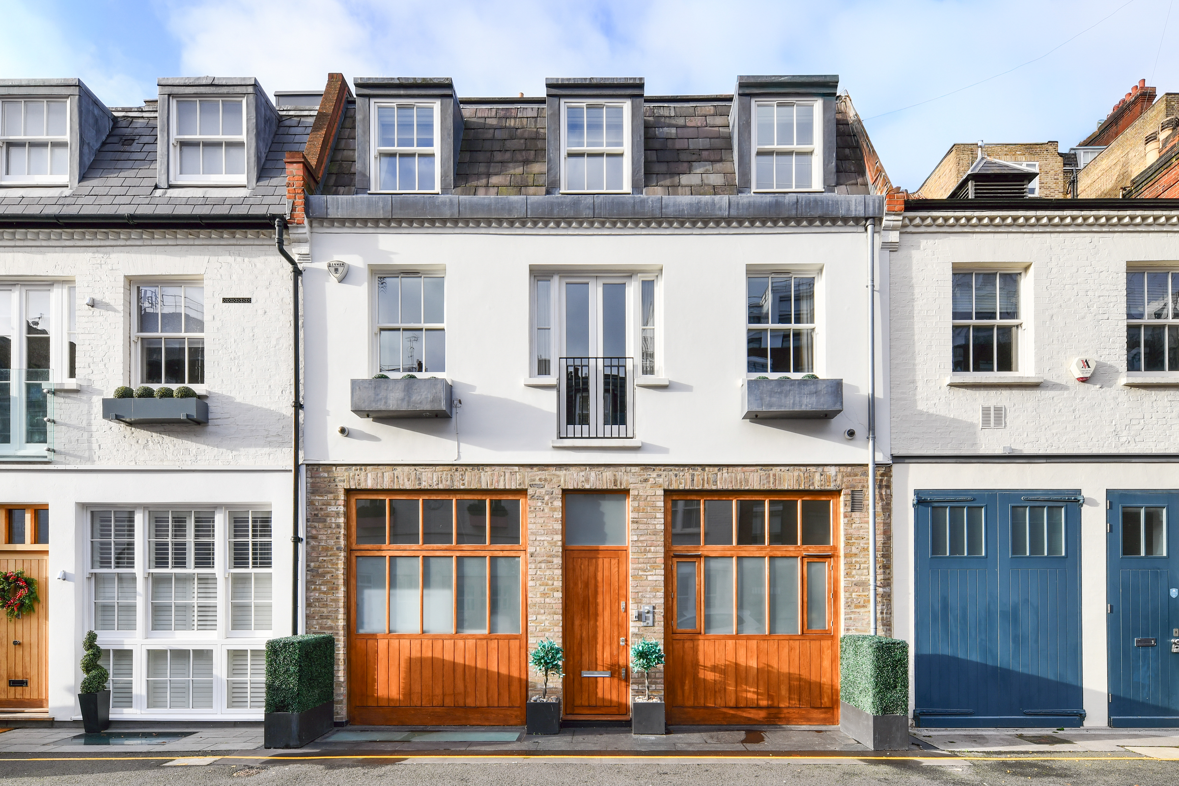 3 bedroom mews house for sale 0