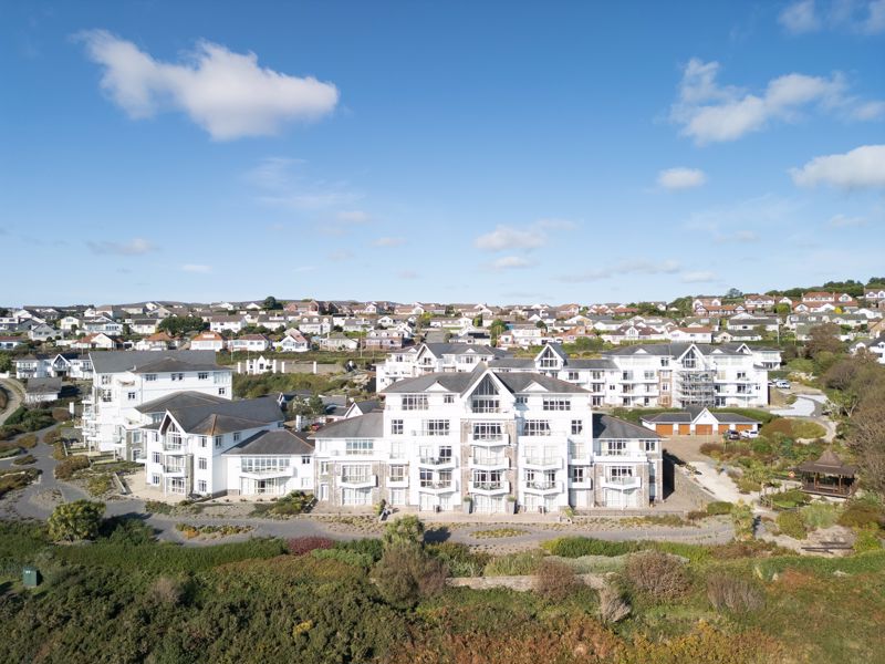 3 bedroom flat for sale 0