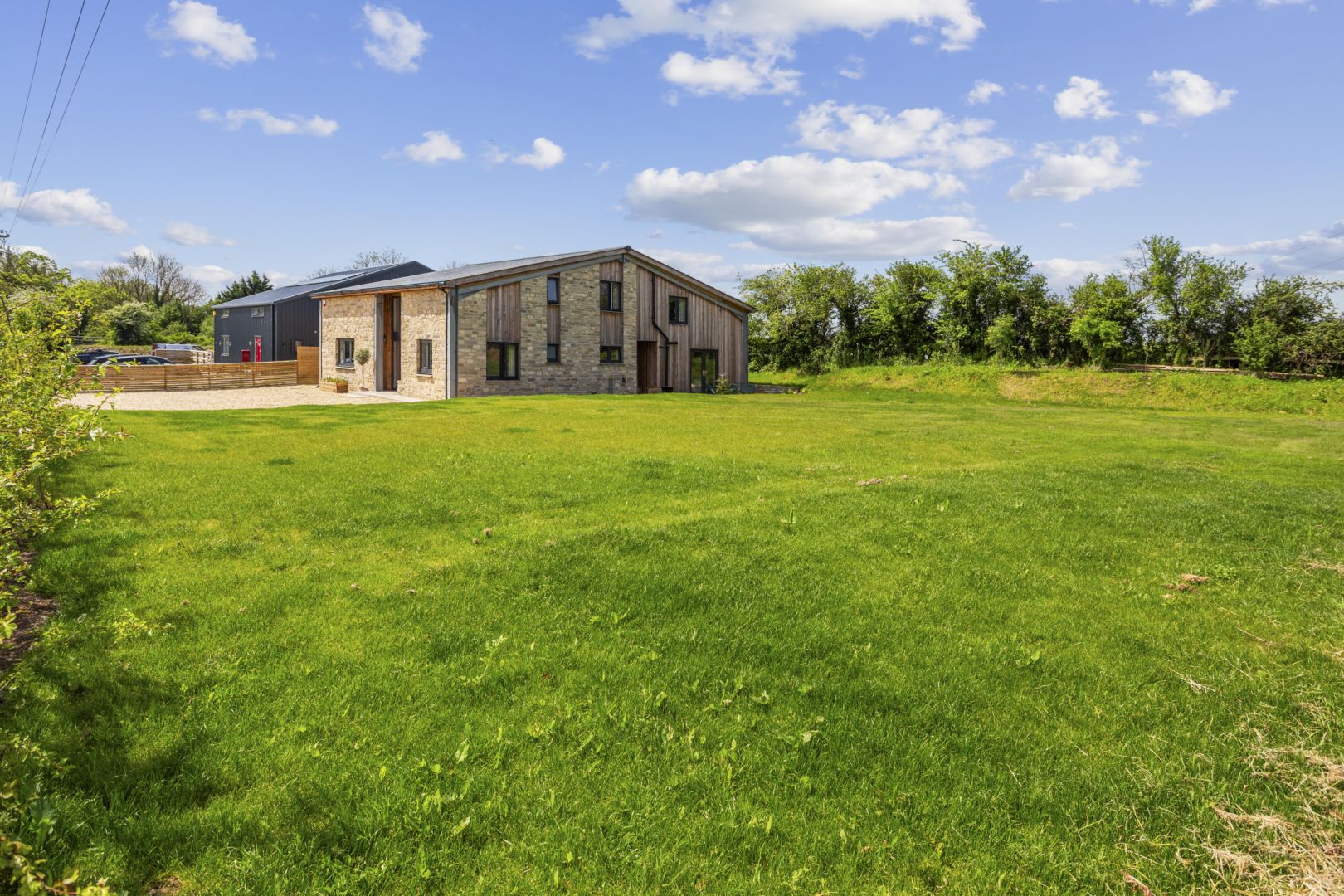 5 bedroom detached house for sale 0