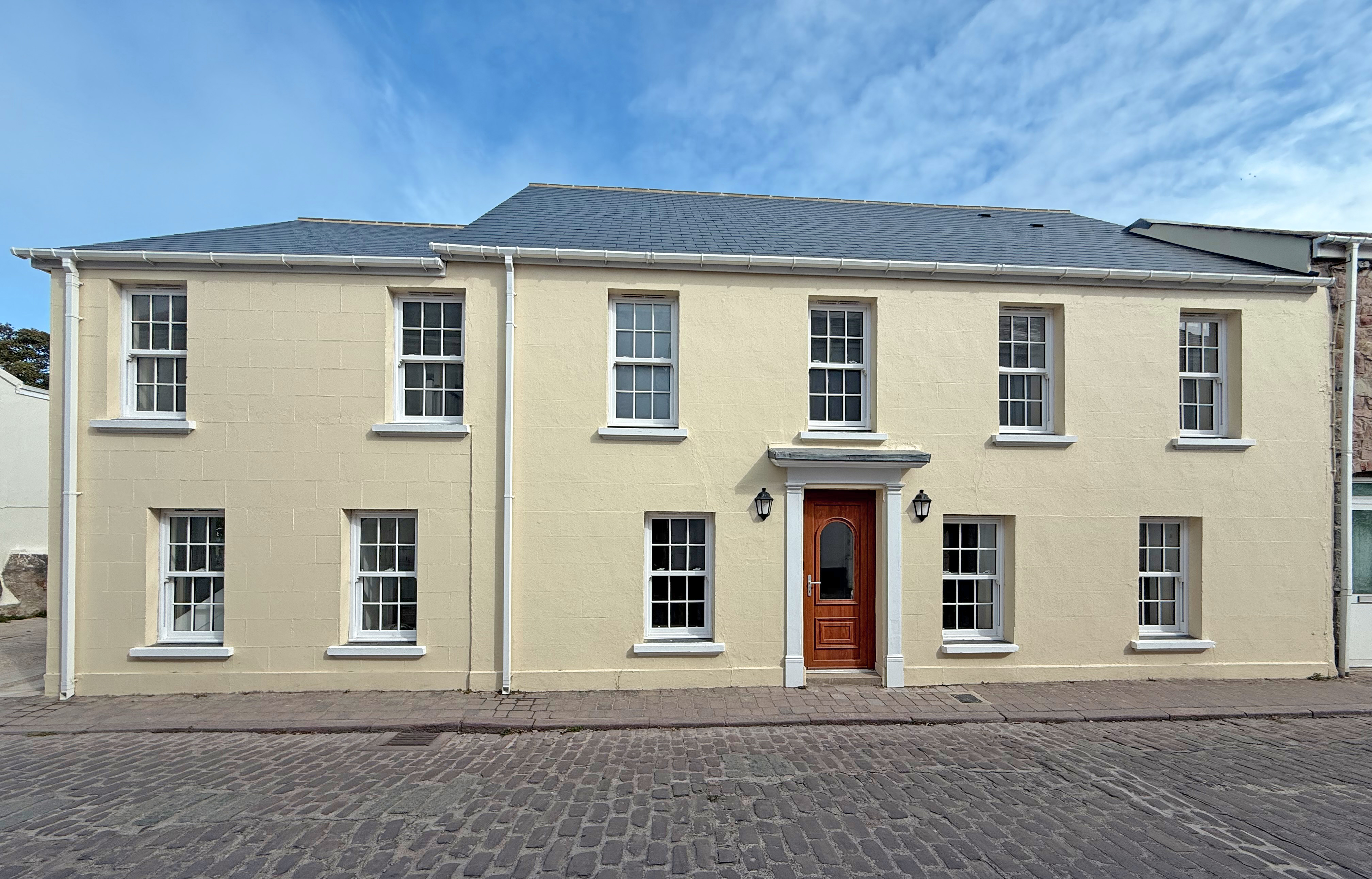 5 bedroom town house for sale 0