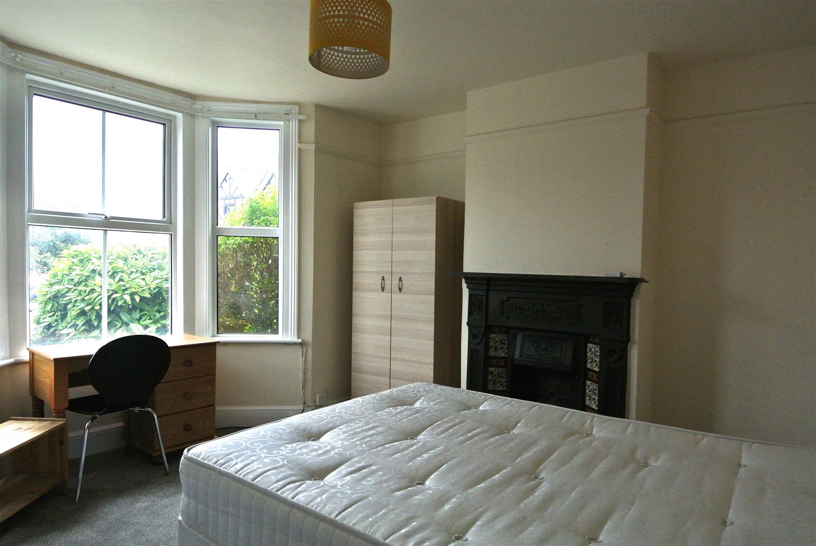 63, Clarence Street, Egham photo 4