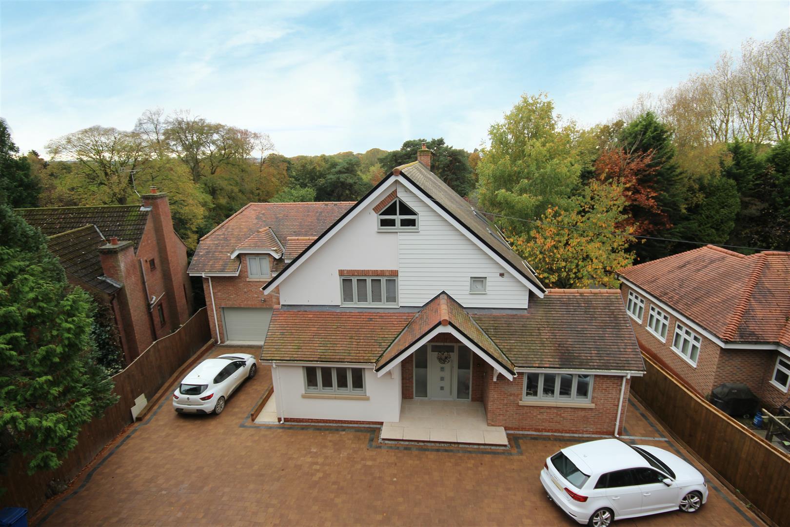 6 bedroom end terrace house for sale in London