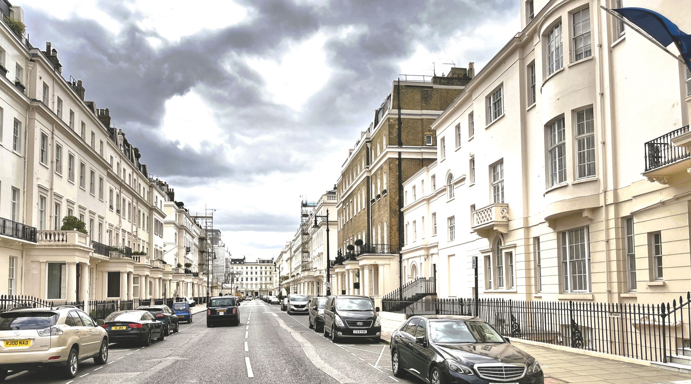 3 bedroom flat for sale 0