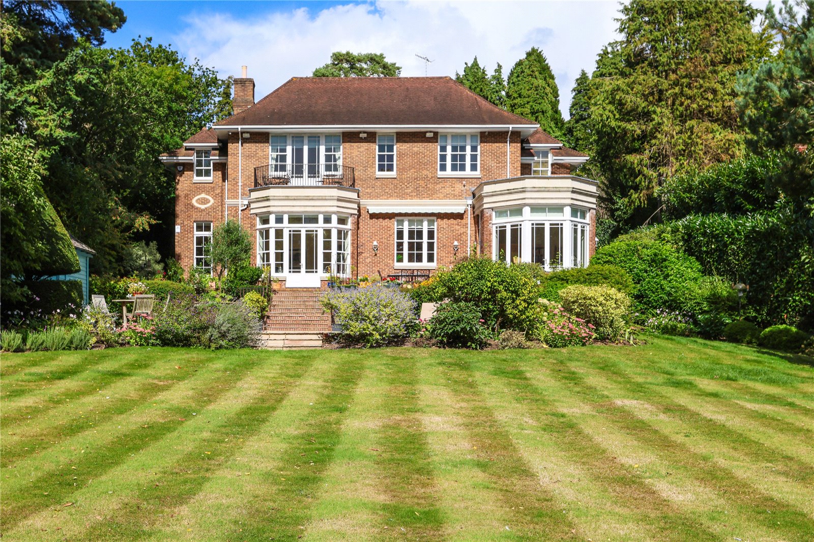 5 bedroom detached house for sale 0