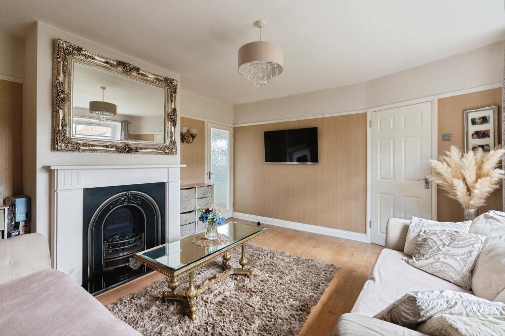 25, Birkbeck Road, Brentwood photo 4