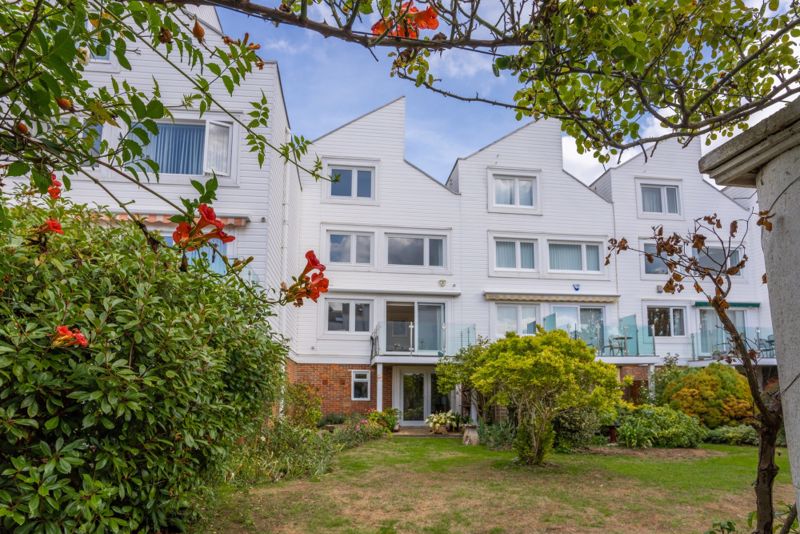 4 bedroom terraced house for sale 0