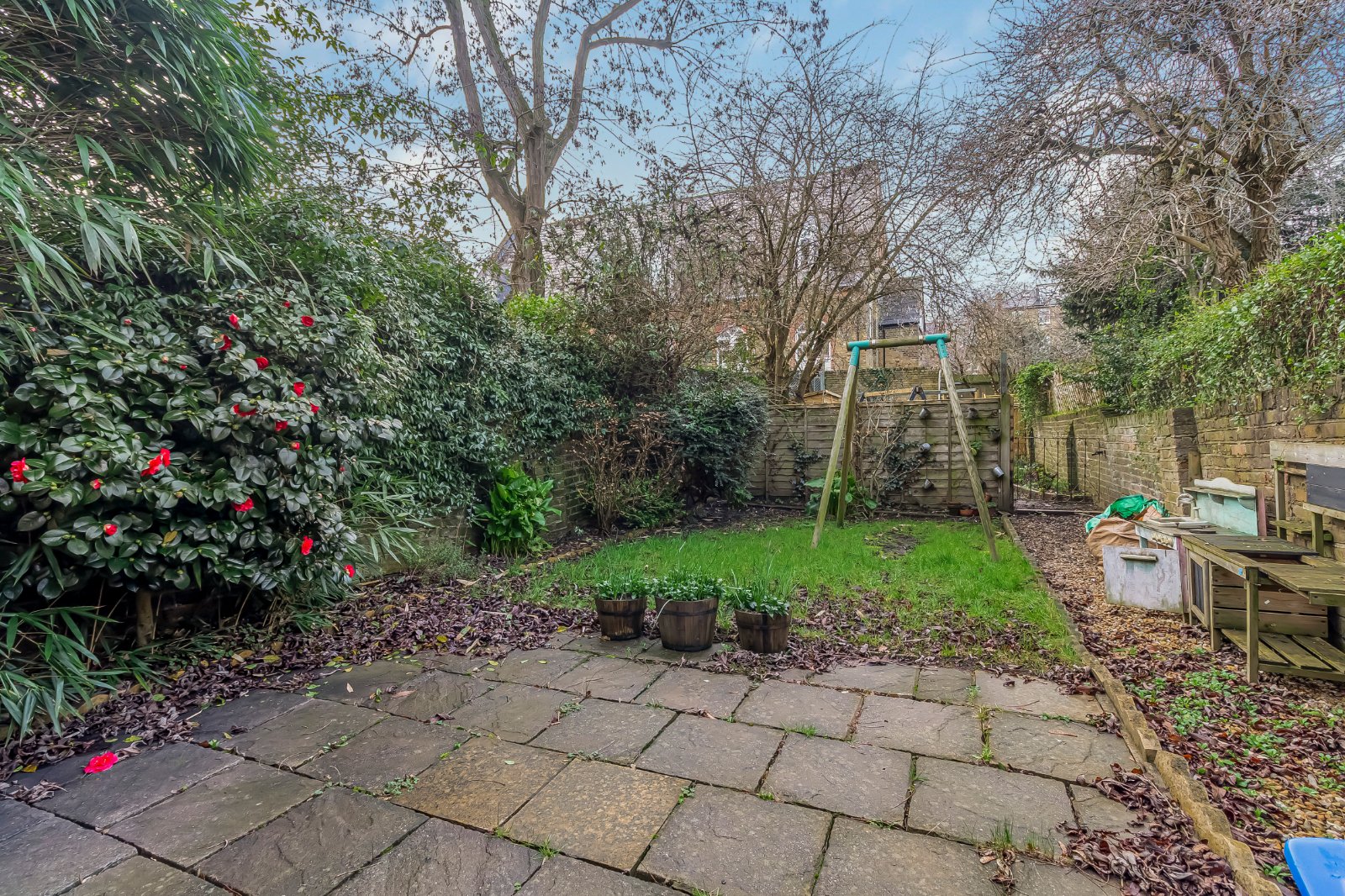 2 bedroom flat for sale 0