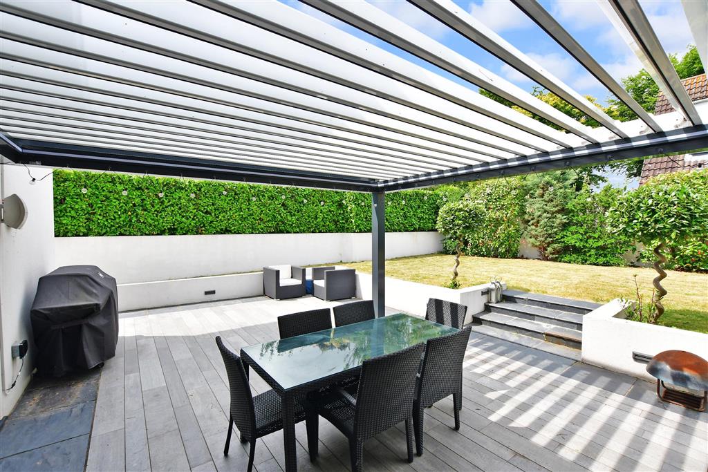 4 bedroom detached house for sale 0