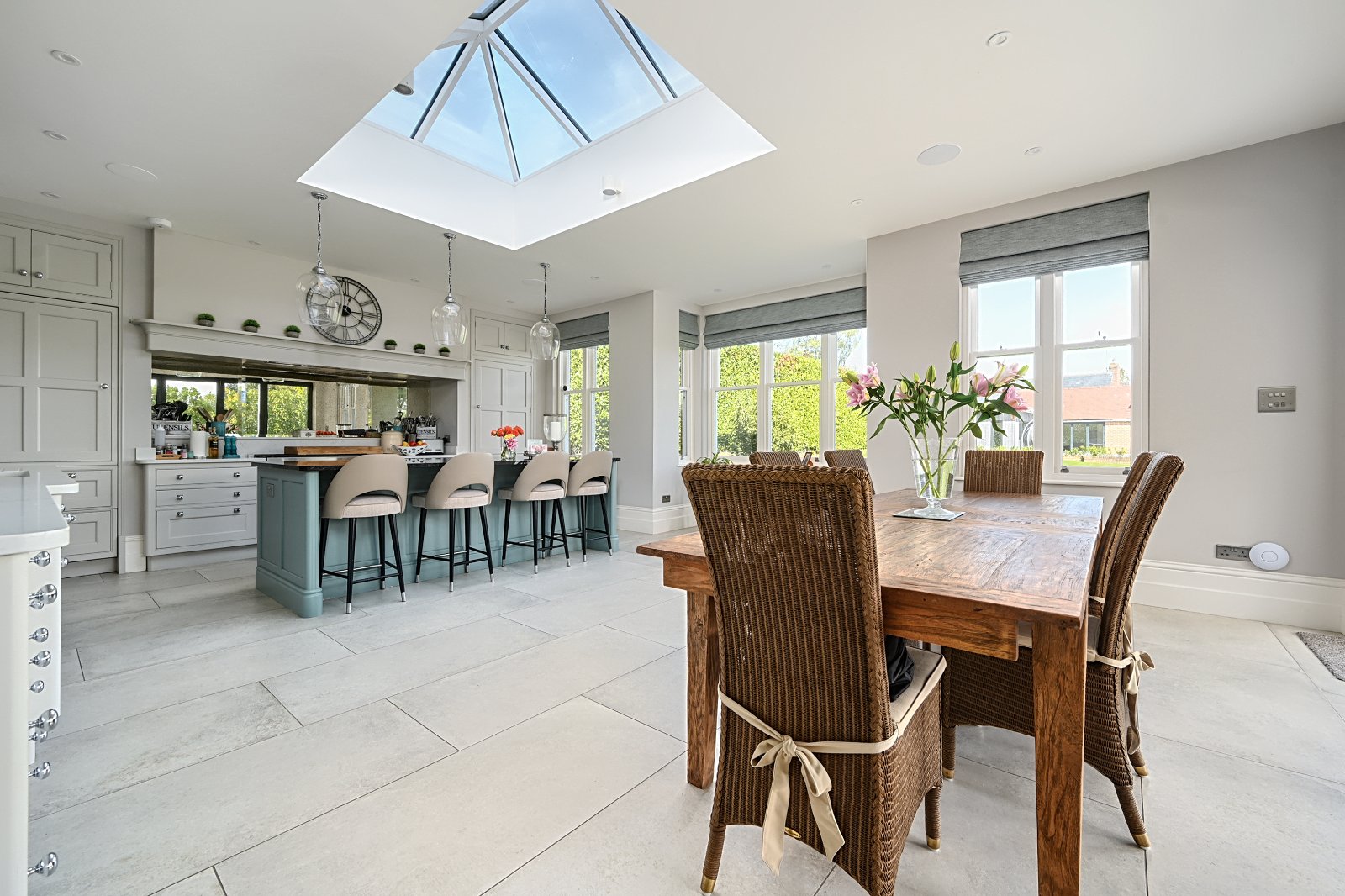 5 bedroom detached house for sale 0