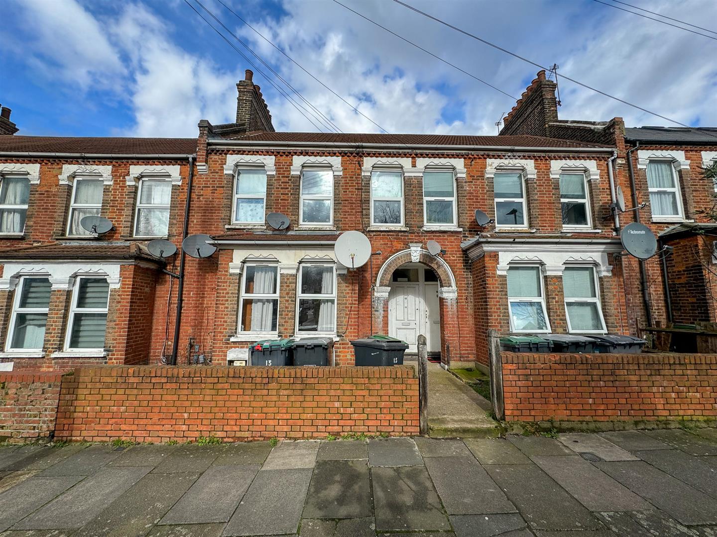 15, Wimborne Road, London photo 2