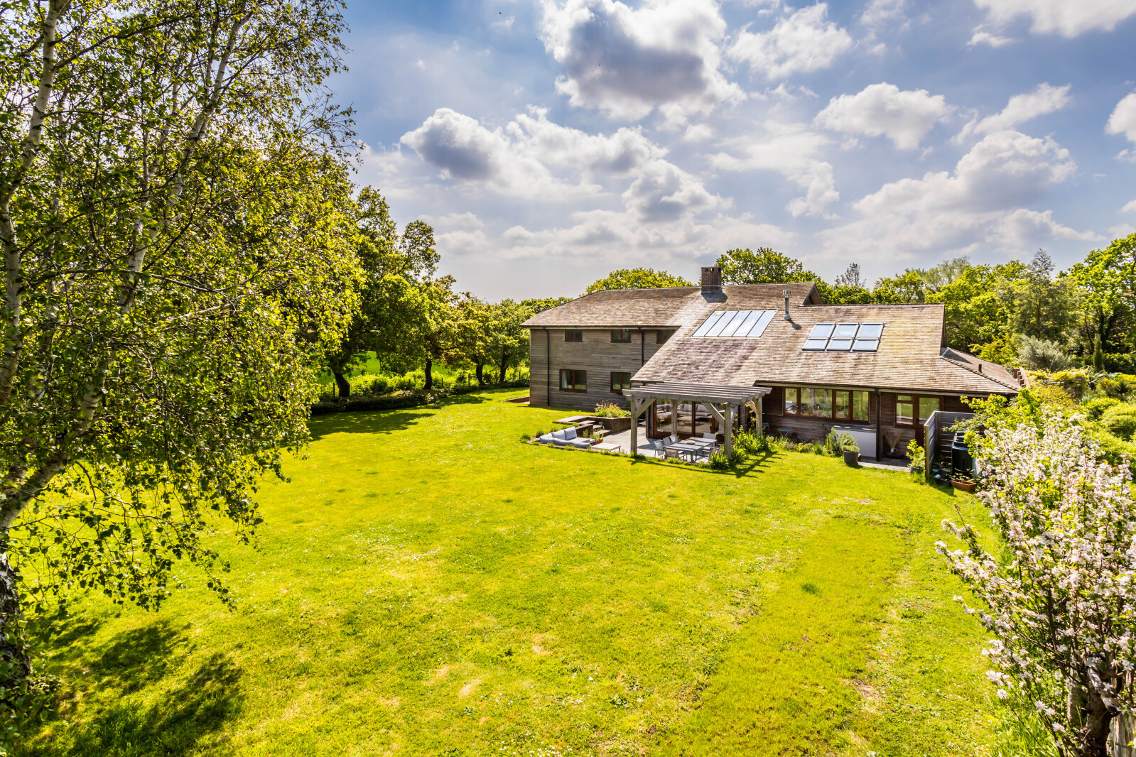5 bedroom detached house for sale 0