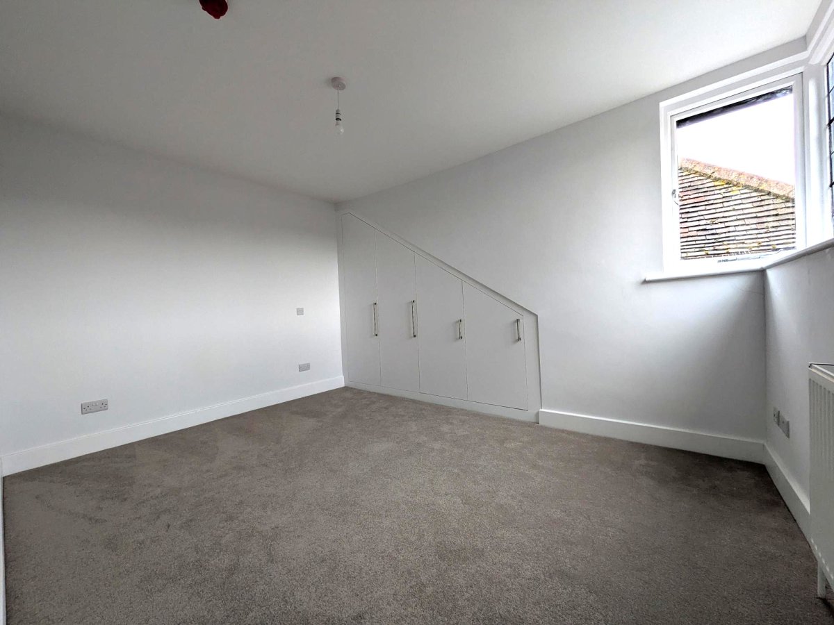Room 4, 71A, High Street, Reigate photo 4