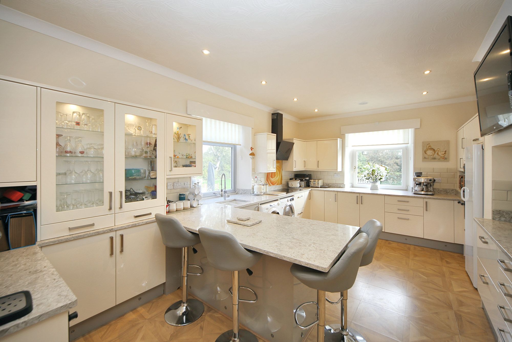 3 bedroom detached house for sale 0