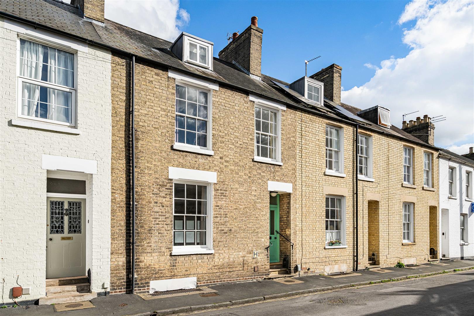 2 bedroom flat for sale in London