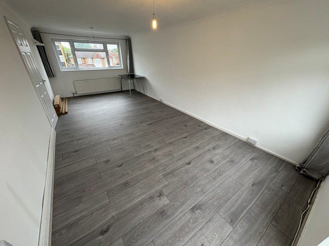 3 Lexington Court, Mimms Hall Road, Potters Bar photo 2