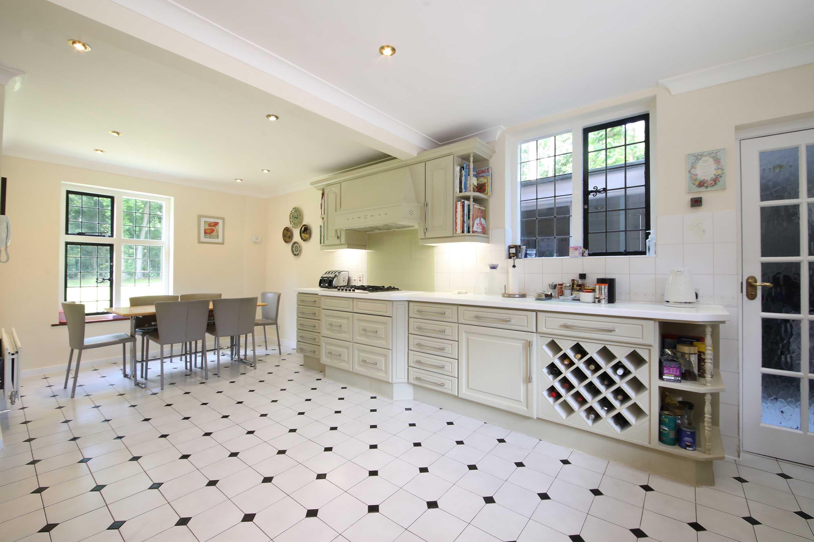 Photos of Nightingales Lane, Chalfont St Giles, Bucks HP8. 62795900