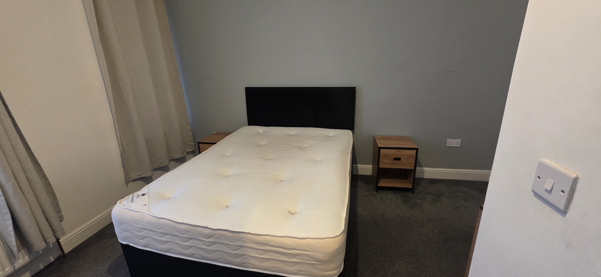 Room 3, Warrington photo 5