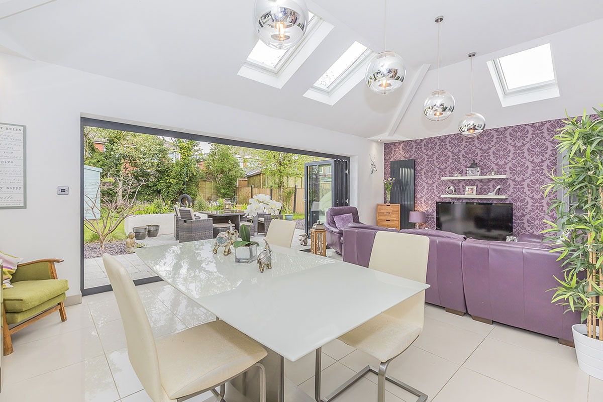 4 Bedrooms Bungalow for sale in Runshaw Lane, Euxton, Chorley PR7