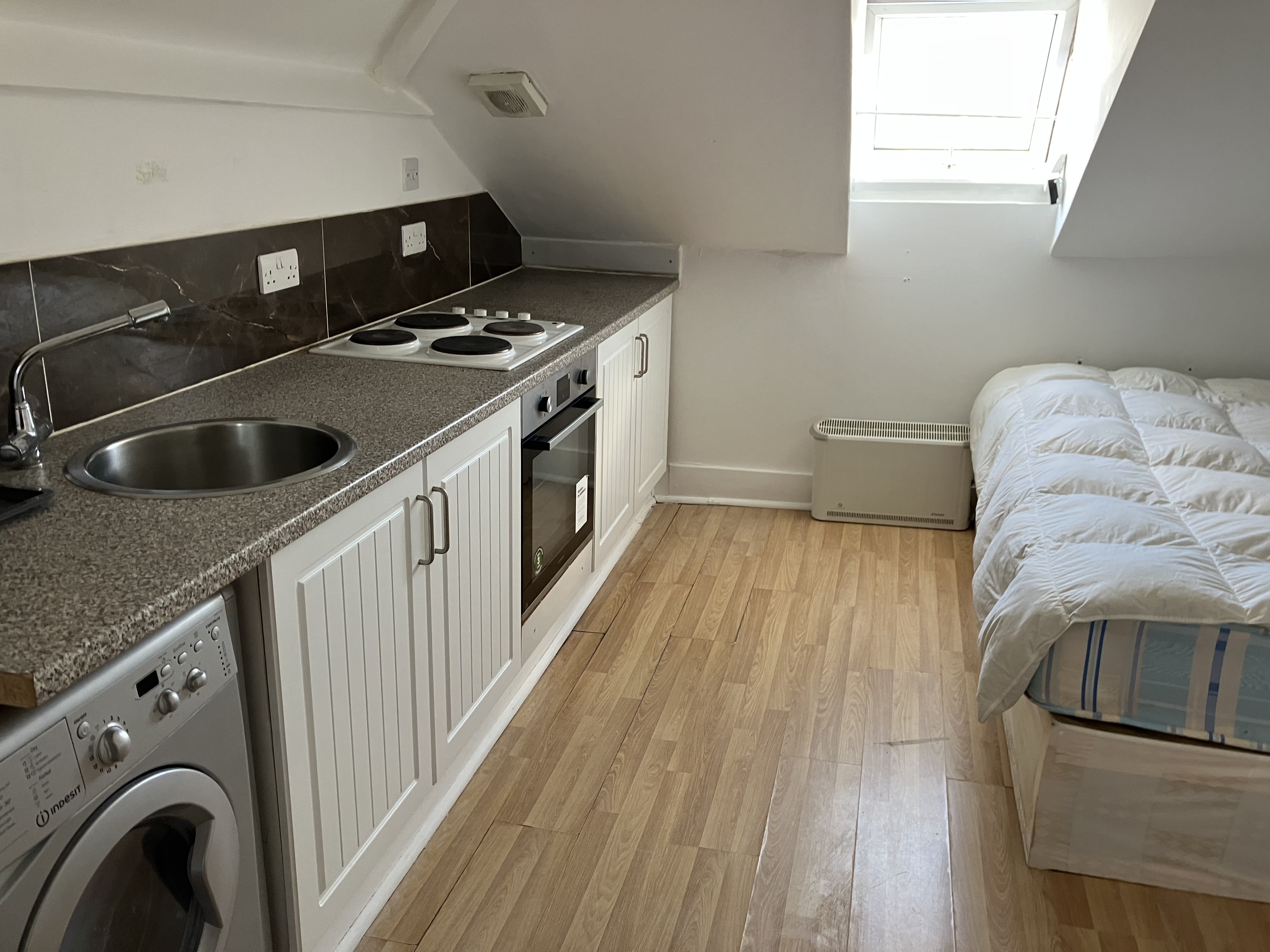 1, Pownall Gardens, Hounslow photo 5