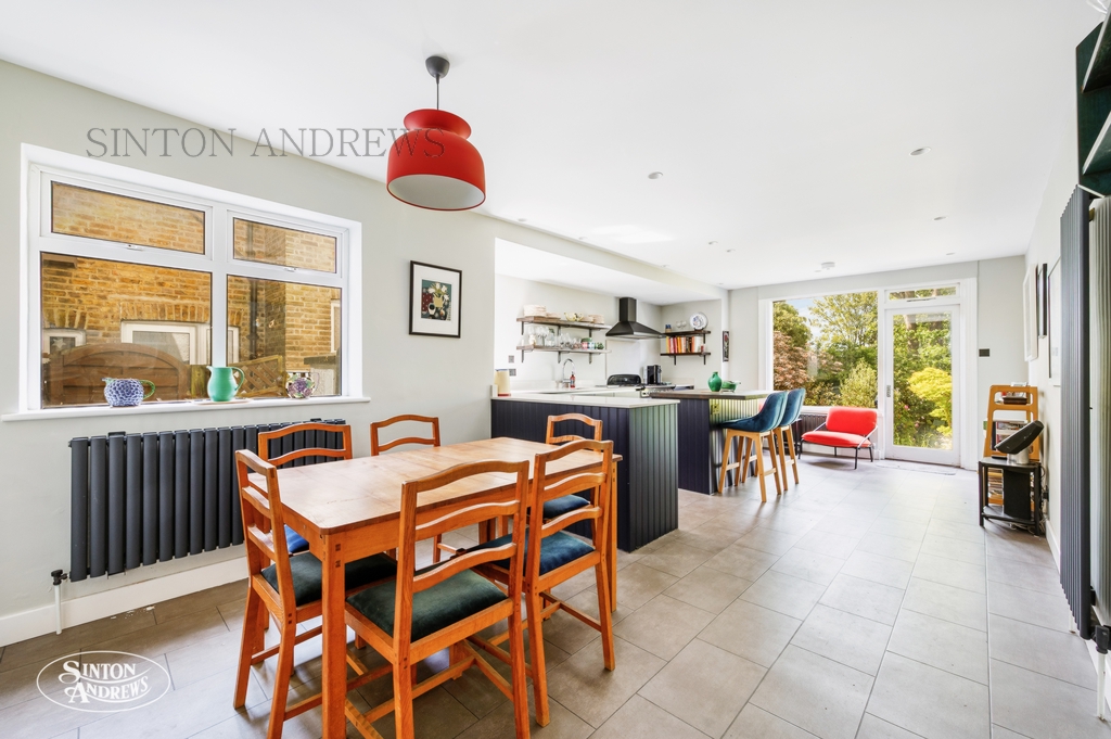 4 bedroom detached house for sale 0