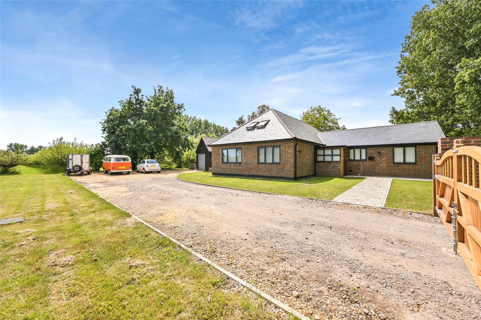 3 bedroom detached house for sale 0