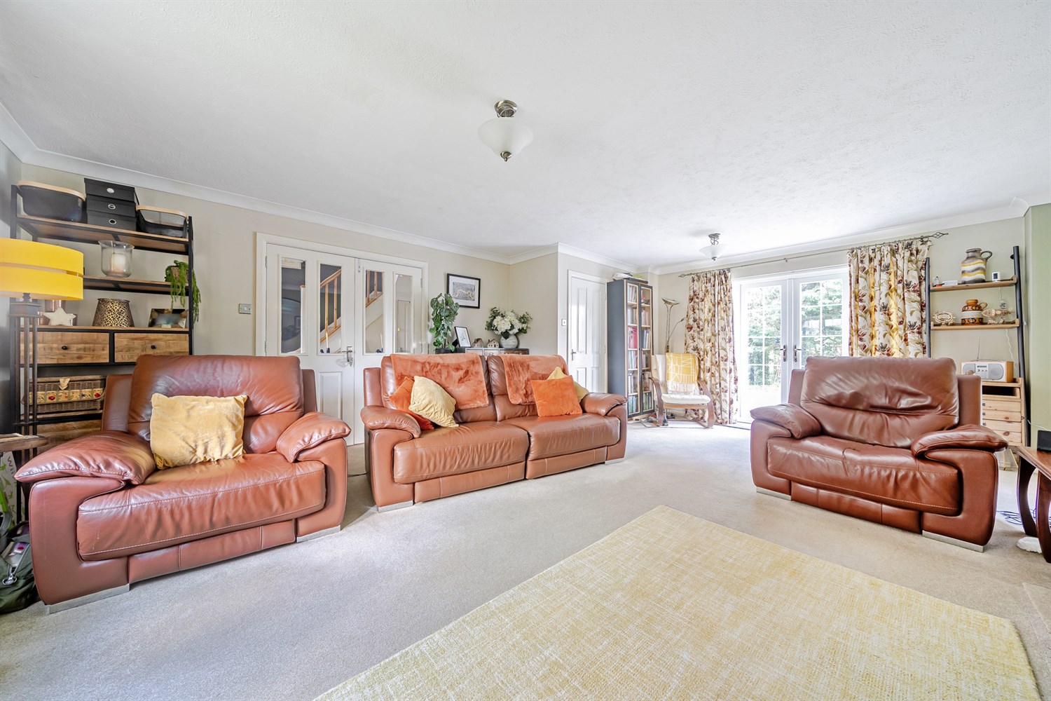 5 bedroom detached house for sale 0