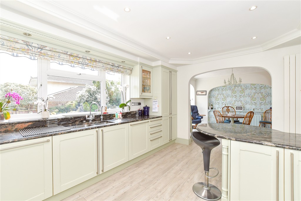 4 bedroom detached house for sale 0