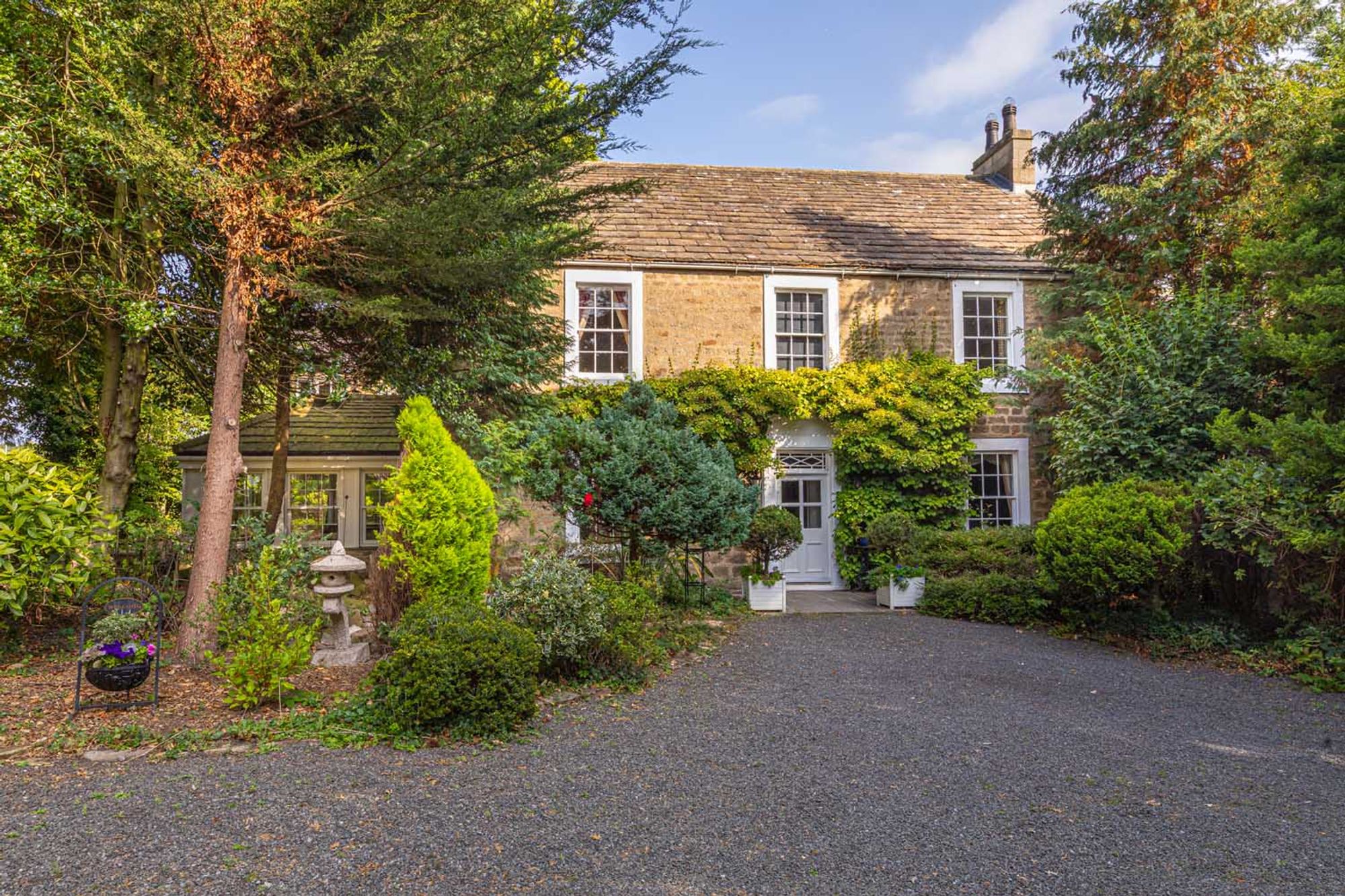 3 bedroom flat for sale in London