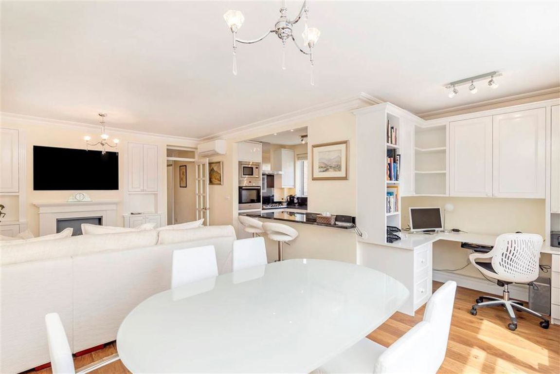 Flat 5, 54, Weymouth Street, London photo 4