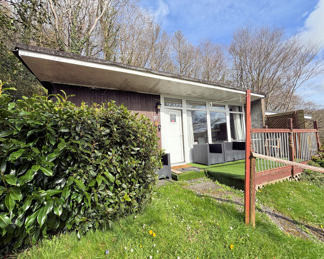 Chalet 20, Woodlands Holiday Park, Bryncrug, LL36 9UH - listing photo