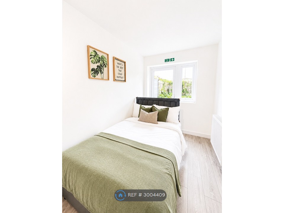 34, Church Road, Benfleet photo 5