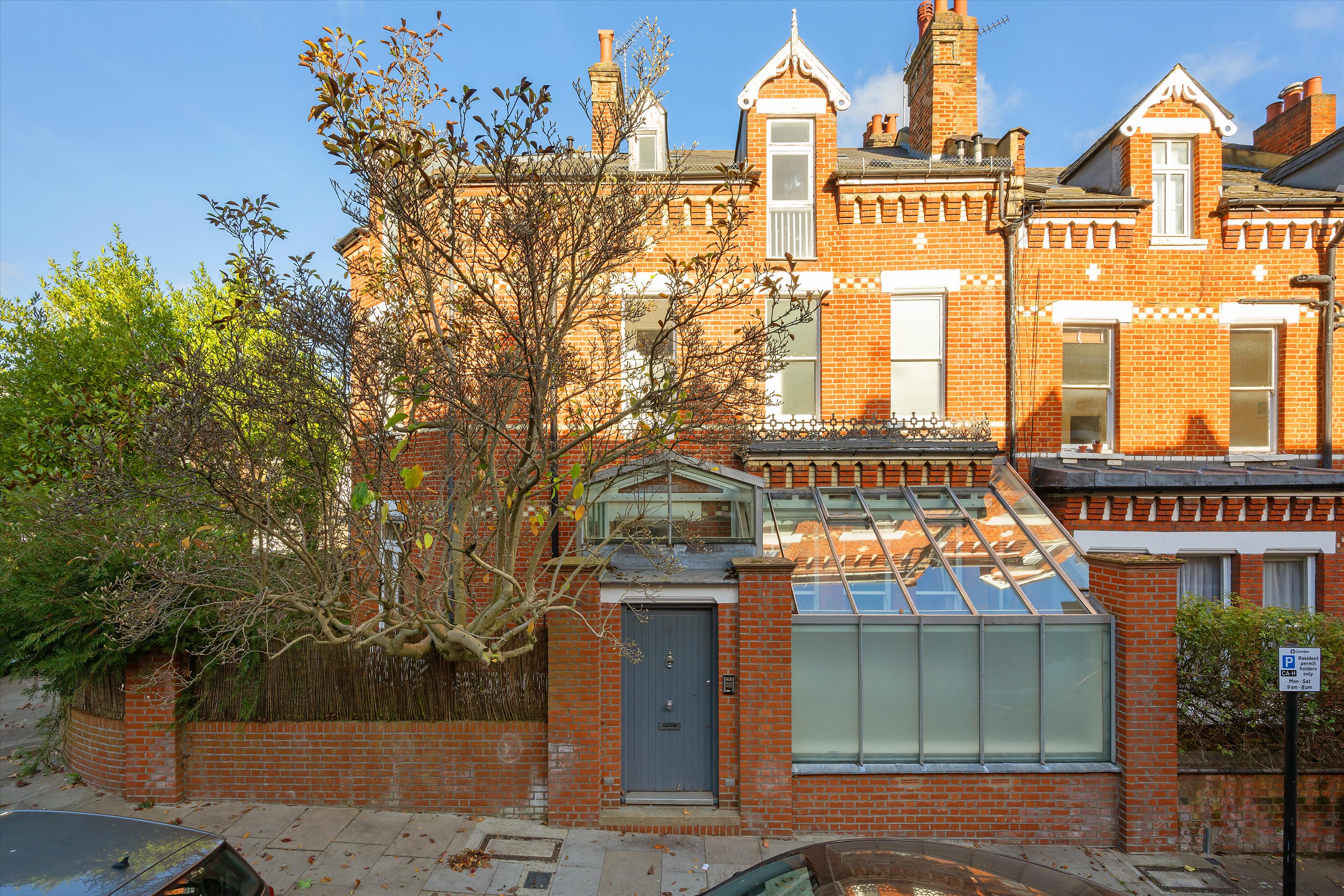 5 bedroom detached house for sale 0