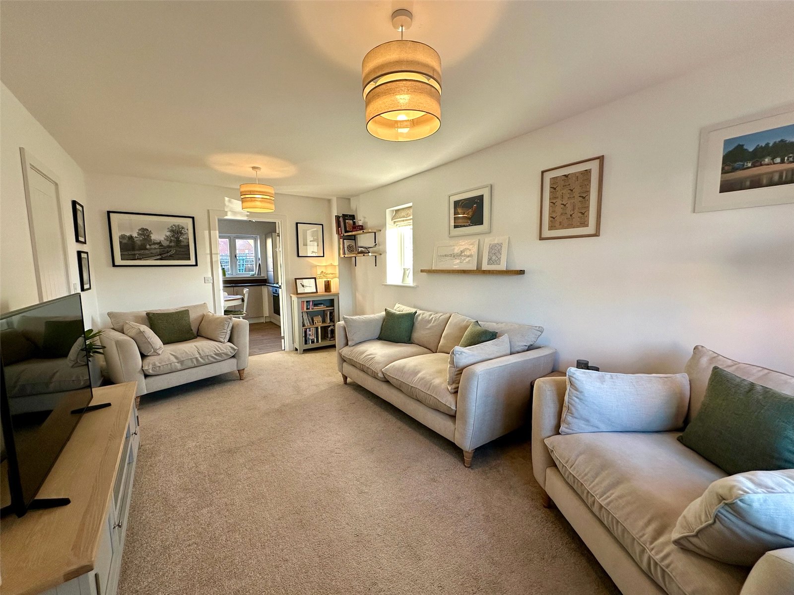 13, Pheasant Close, Norfolk photo 3