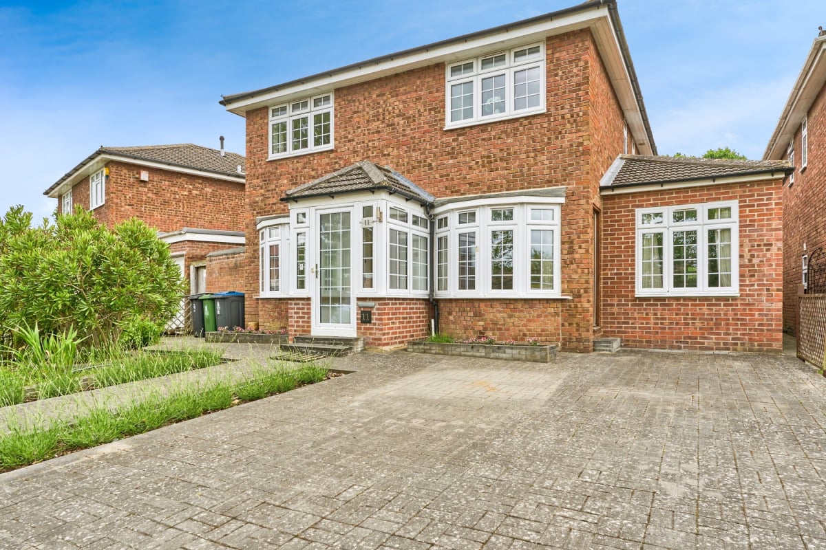 5 bedroom detached house for sale 0